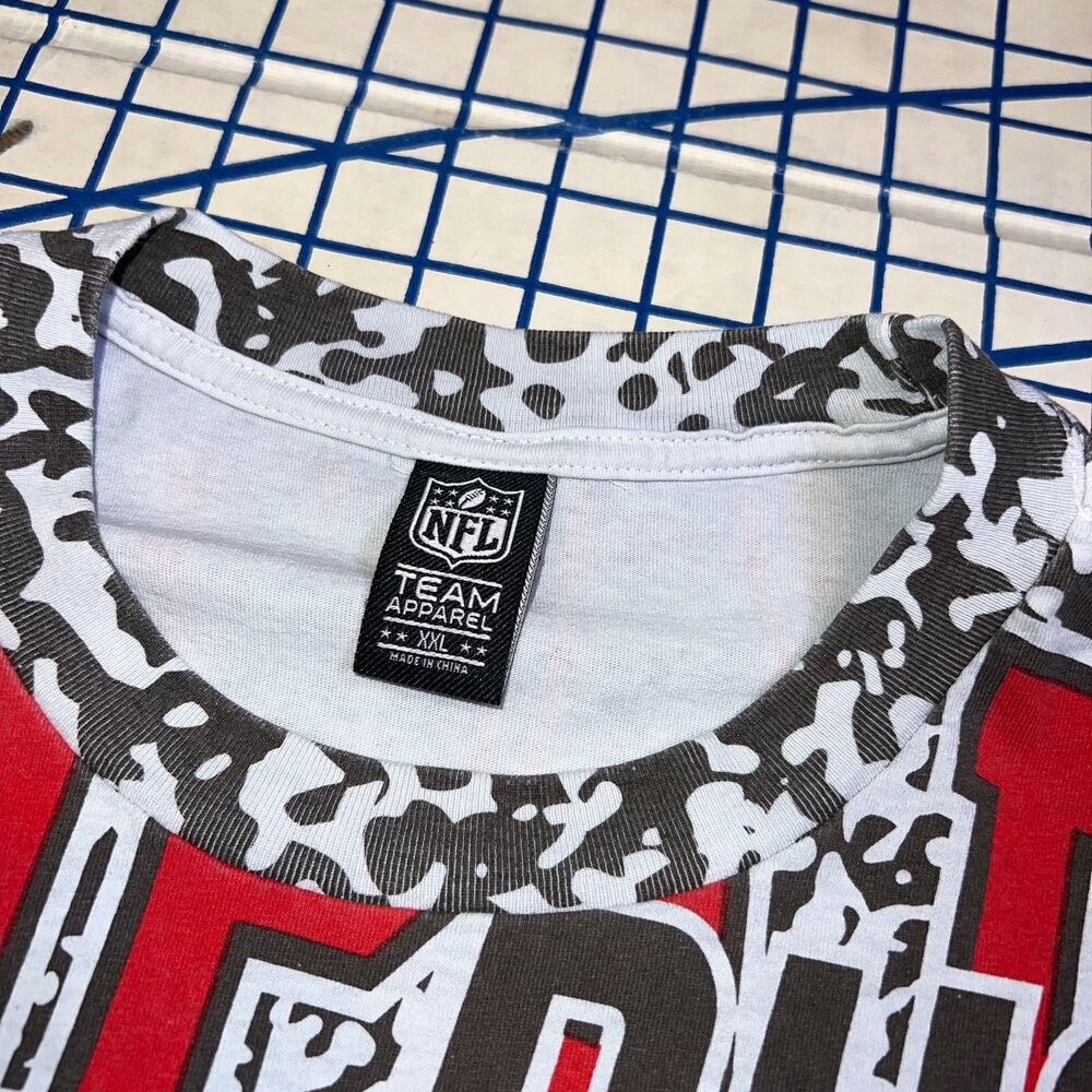 NFL Tampa Bay Buccaneers Shirt Size XXL All Over Print Short Sleeve T-Shirt - Picture 6 of 7